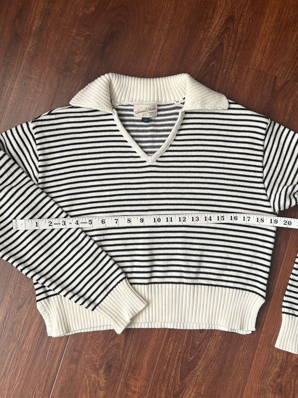 EUC Black and White Pinstriped Collared V-Neck Cropped Sweater - Picture 3 of 6